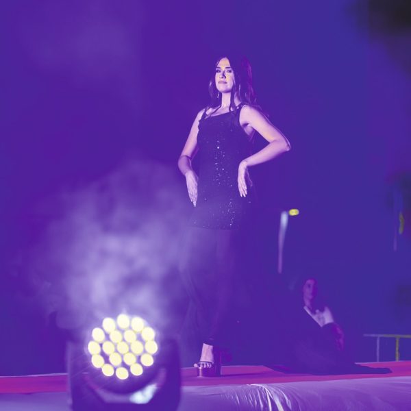 Desfile de moda - Imagem de Destaque